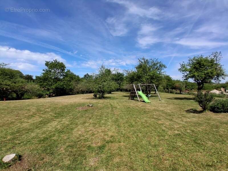 Terrain à LAVAL