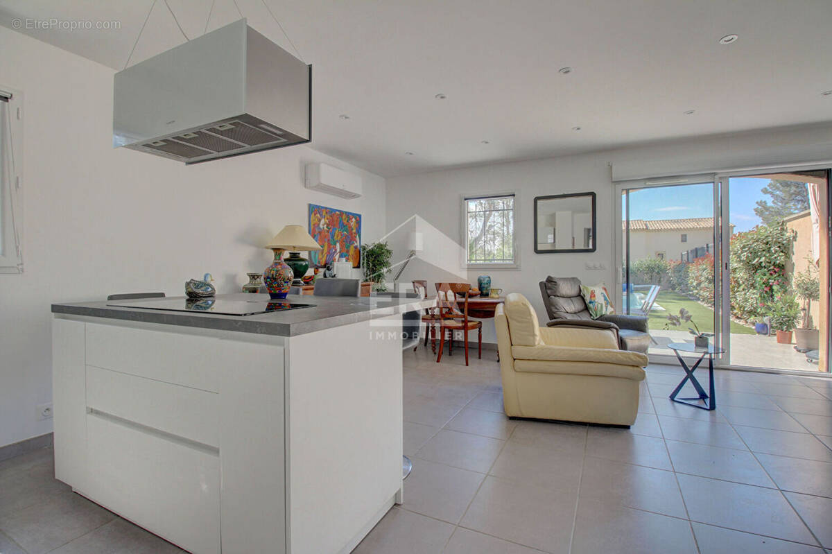 Maison à VILLELAURE