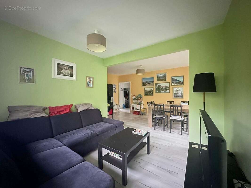 Appartement à FONTENAY-LE-FLEURY