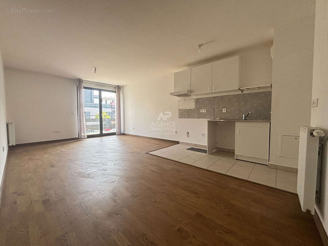 Appartement Pontoise 2 pièce(s) 46.95 m2 - photo 2