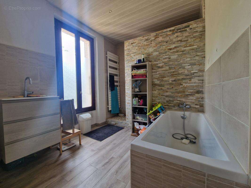 Maison d’environ 100 m², édifiée sur une parcelle de 607 m² et dotée d’un sous-sol total - photo 14