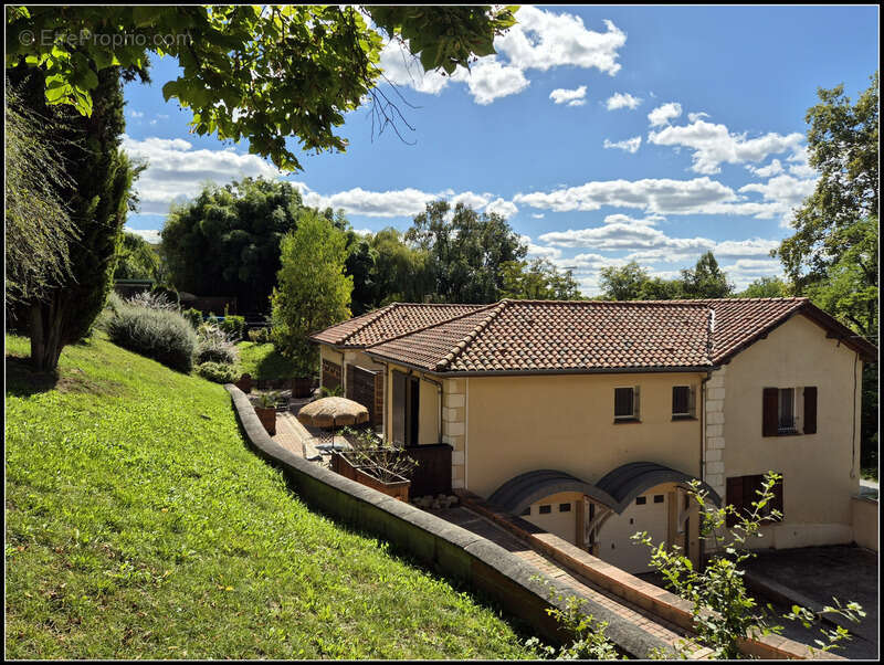 Maison à MONCRABEAU