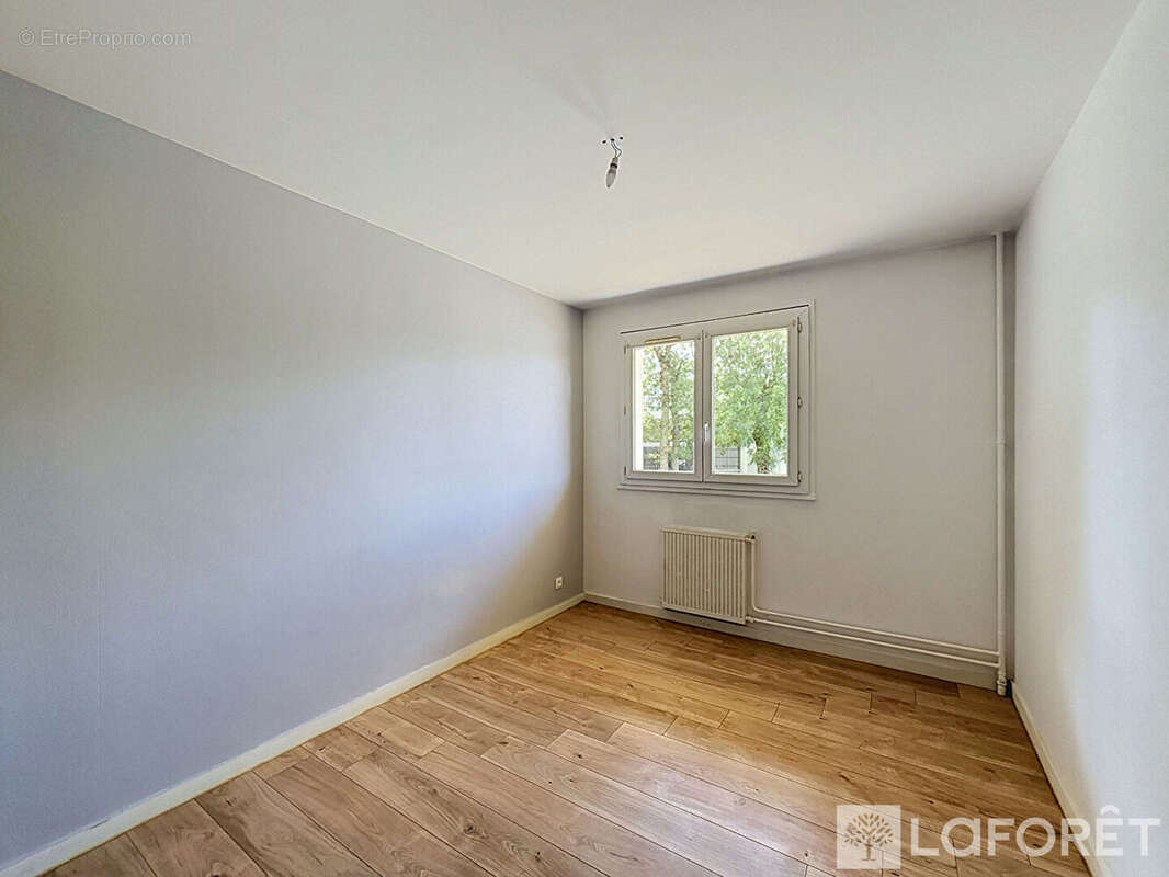 F3 lumineux avec garage à 2 min à pied du centre-ville du Puy-en-Velay - photo 6