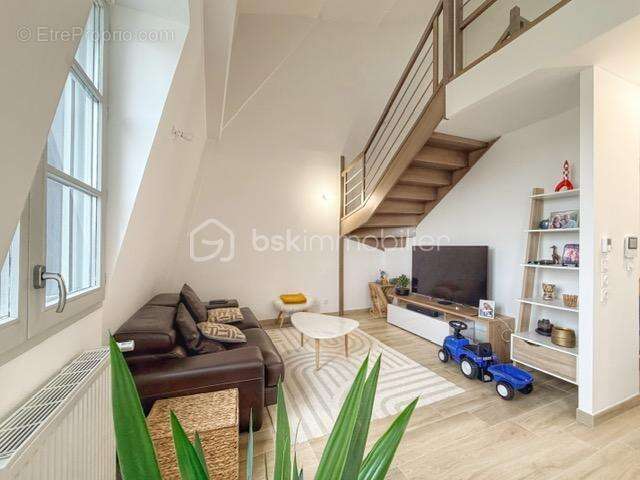 Appartement à EMERAINVILLE
