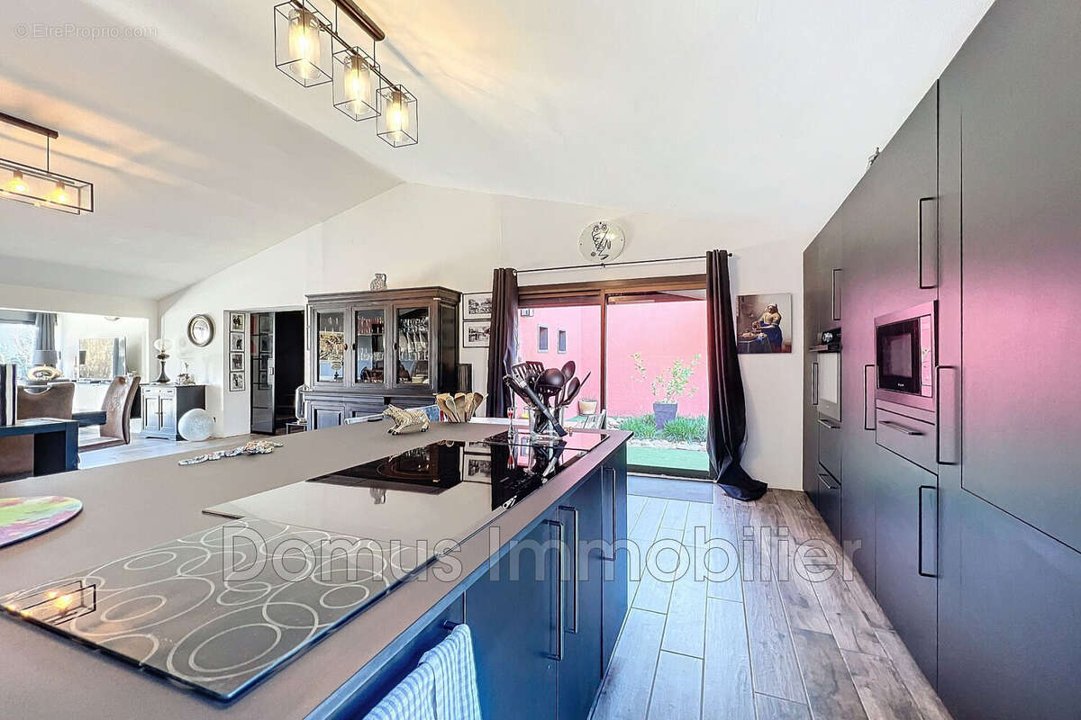 Maison à MORIERES-LES-AVIGNON