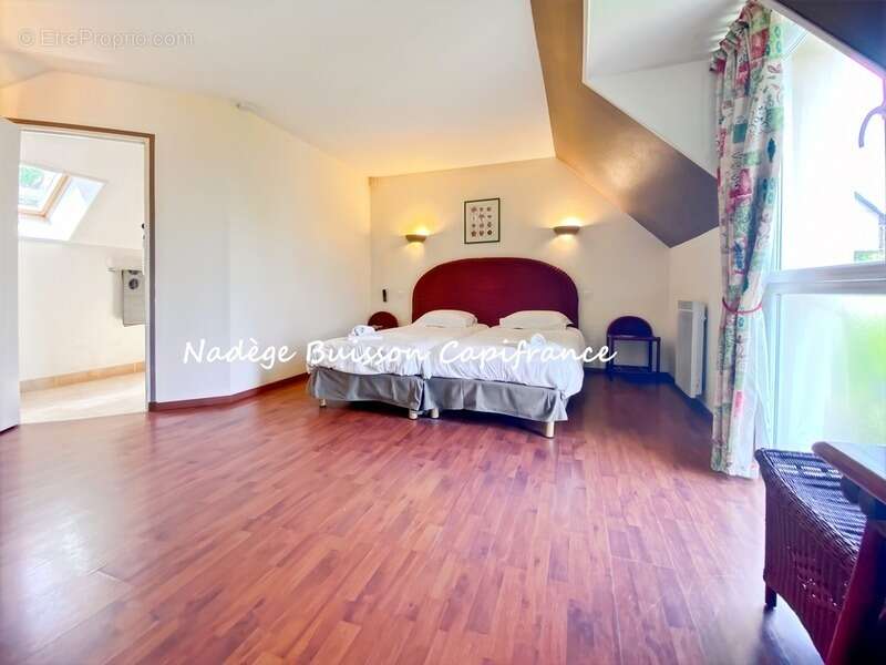 Appartement à COLLEVILLE-SUR-MER