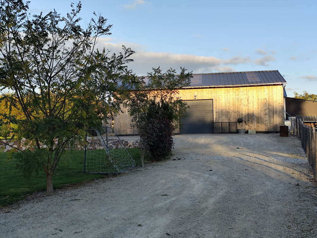 Maison à NEUFCHATEL-EN-SAOSNOIS