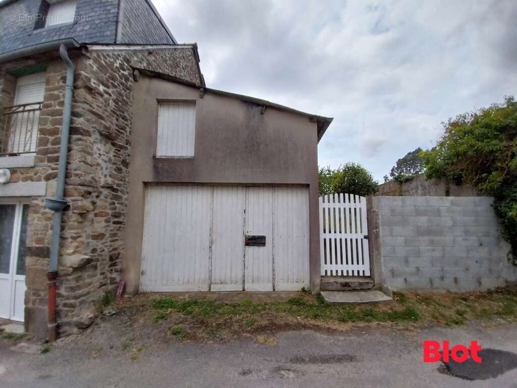 Terrain à MINIAC-MORVAN