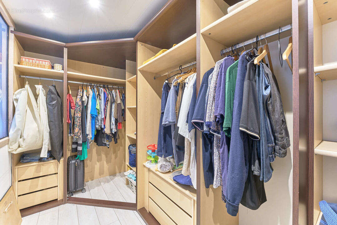 maison avec rangements intégrés - Maison à LA POMMERAYE