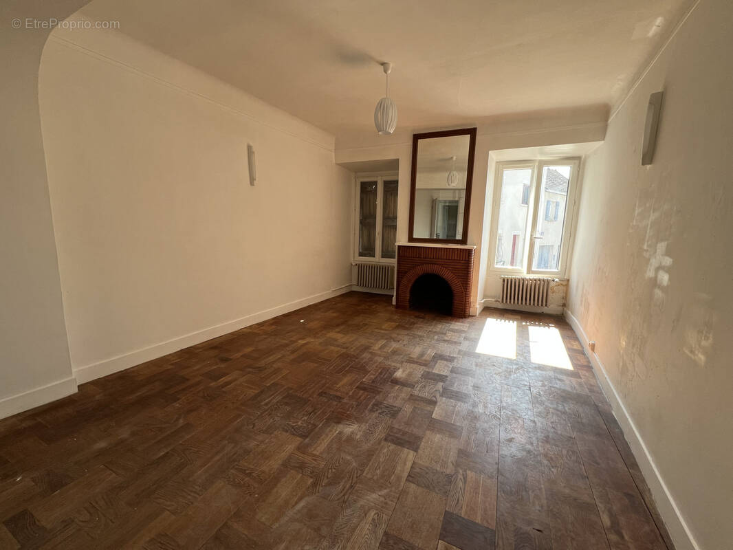 Maison à VILLIERS-SAINT-FREDERIC