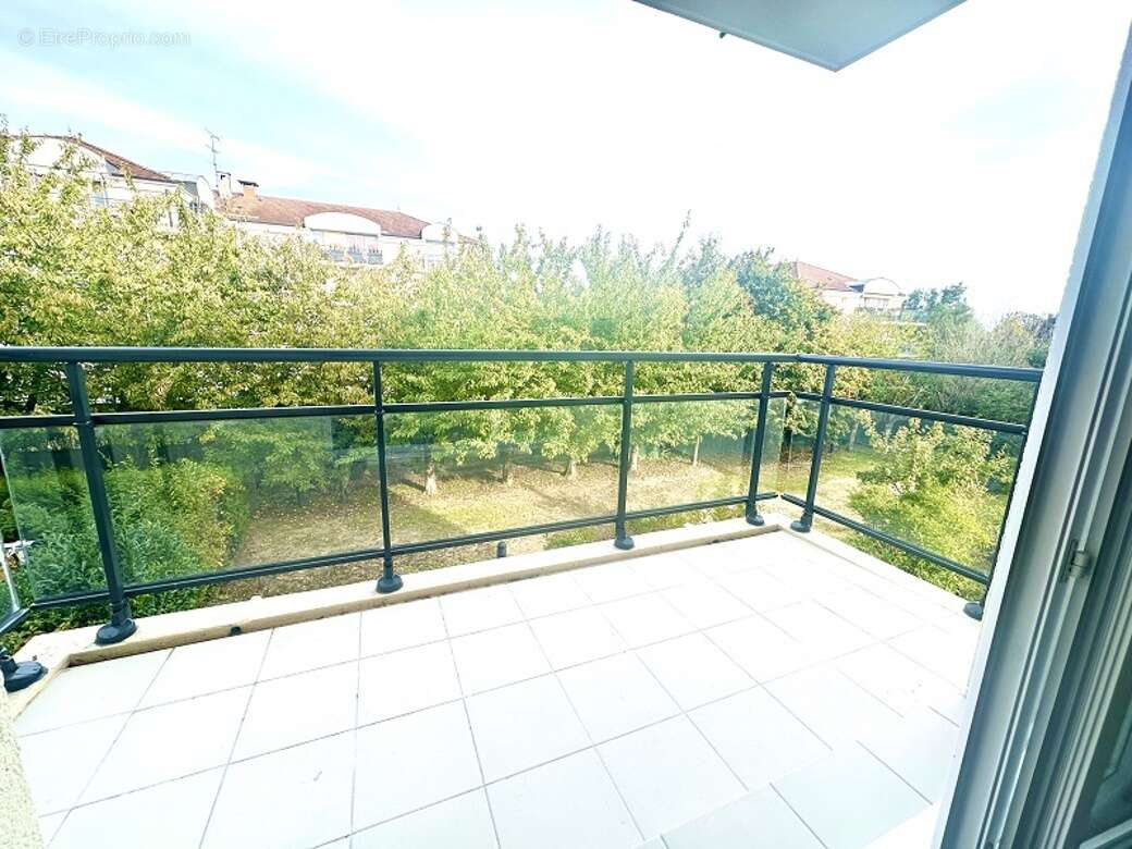 Appartement à BUSSY-SAINT-GEORGES