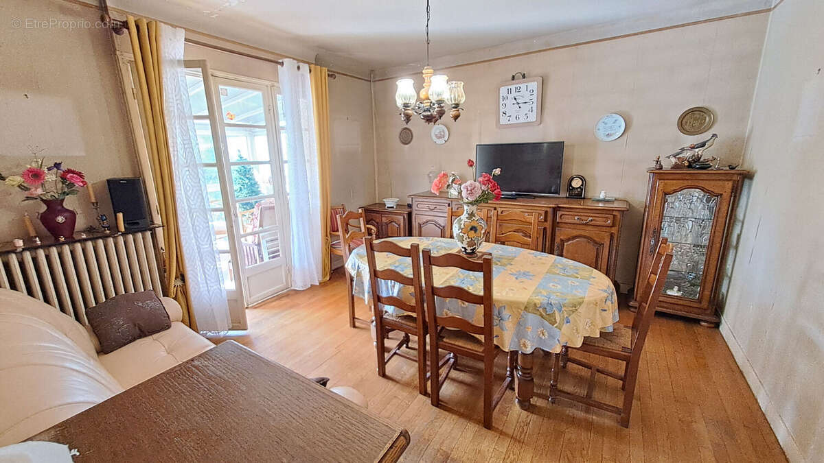 Maison à SAINT-REMY-LES-CHEVREUSE