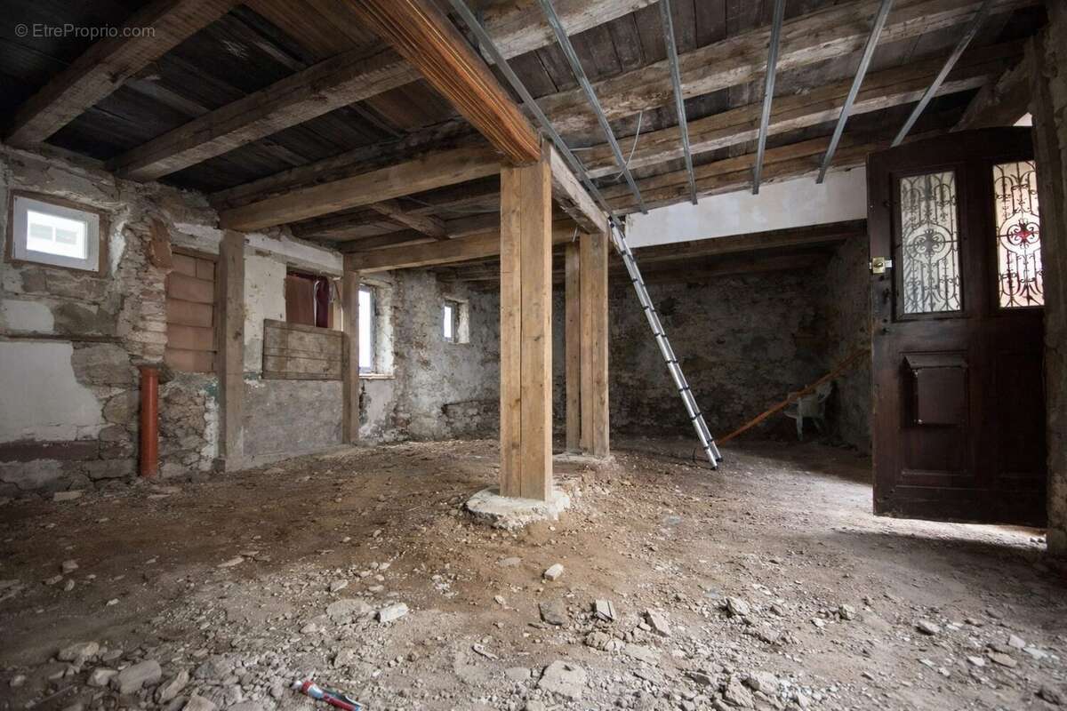 Appartement à NIEDERMODERN