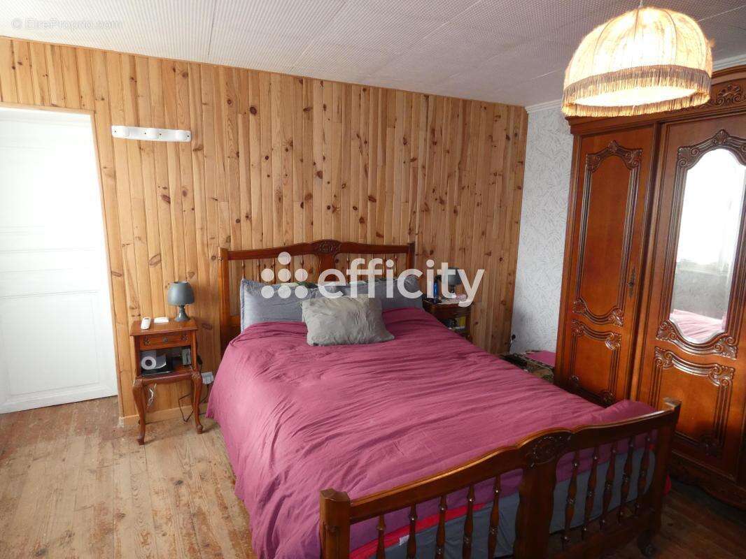 Maison à SAINT-BONNET-DE-ROCHEFORT