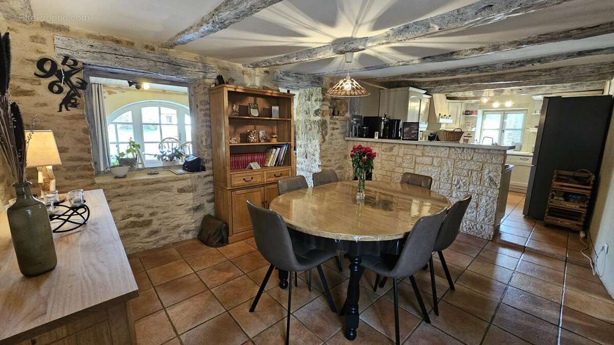 Maison à SALVAGNAC-CAJARC