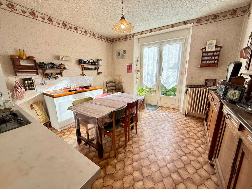 Maison 210 m² à Besancon  - photo 3