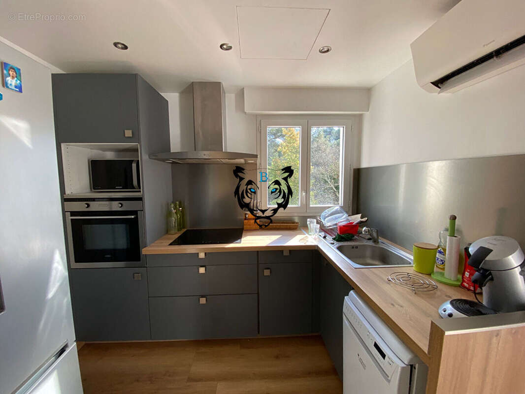 Commerce à ROQUEBRUNE-SUR-ARGENS