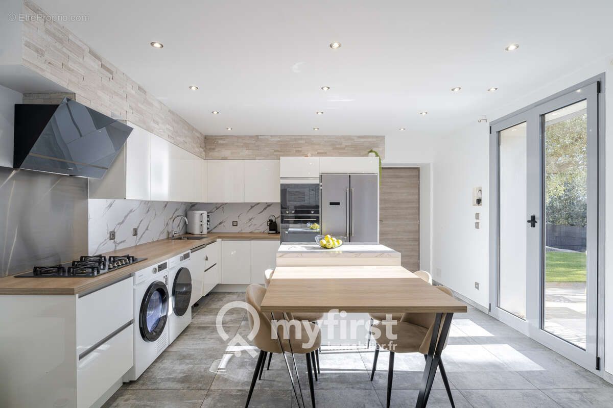 Maison à LA VALETTE-DU-VAR