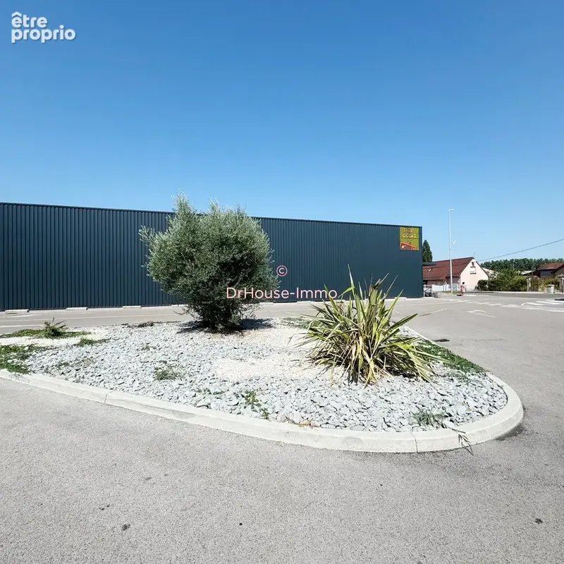 Commerce 600 m² à vendre à Dole (39100) - photo 2