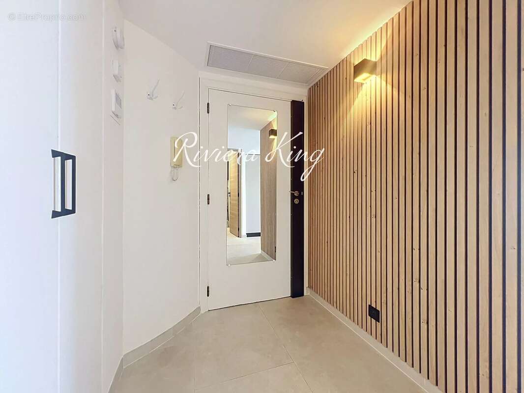 Villefranche-sur-Mer – Magnifique appartement 3P avec vue mer, piscine, parking et cave - photo 14