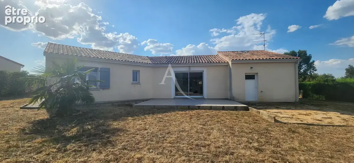 Iteuil - plain pied - 131 m² - 5 chambres -  jardin - photo 2