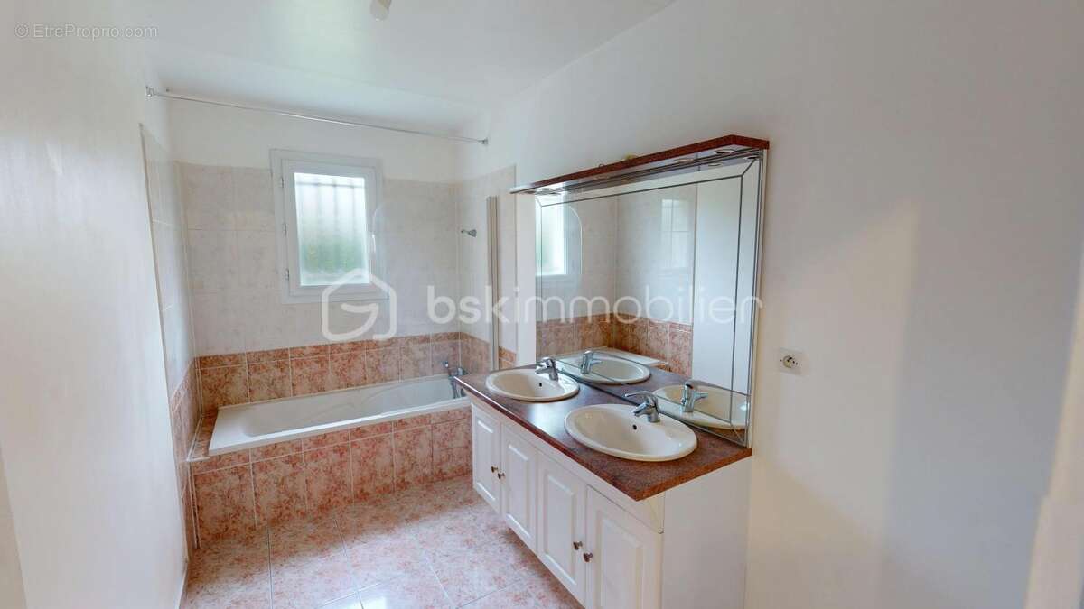 Maison à SAINT-DOULCHARD