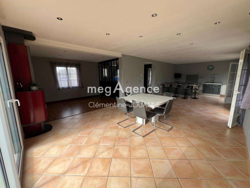 Maison à LES MOITIERS-D&#039;ALLONNE