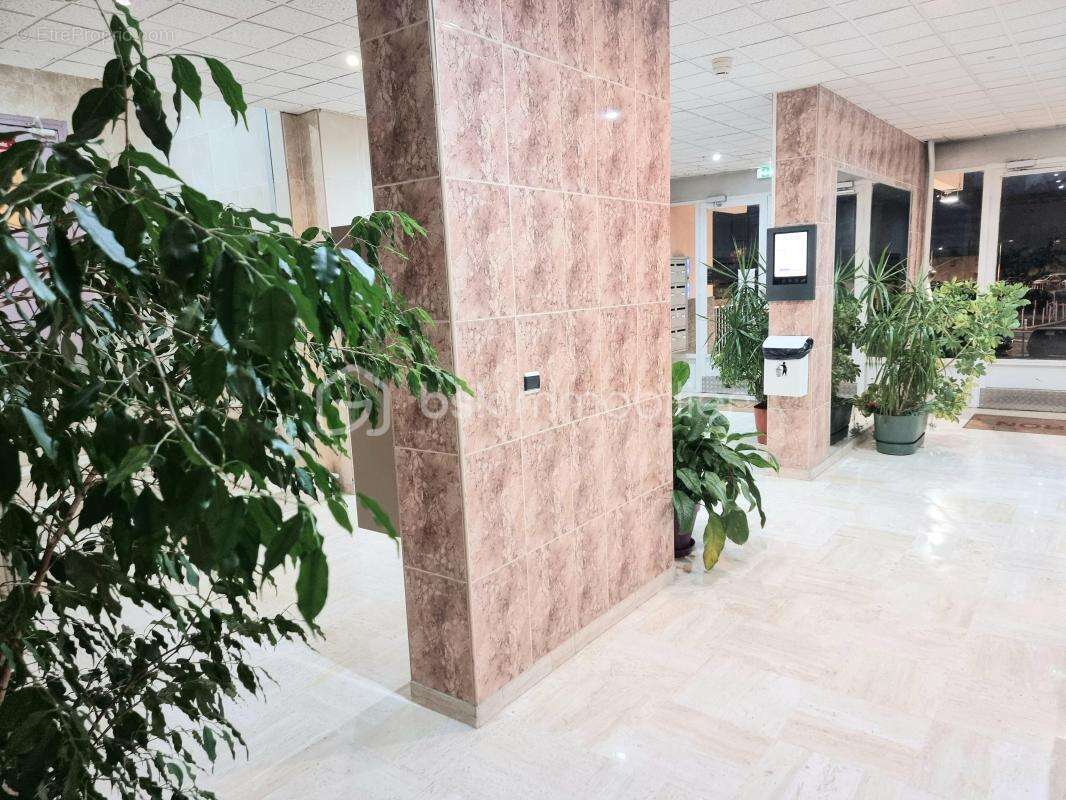 Grand T4 de 92 m², 3 chambres, Résidence sécurisée, Balcon, Aucun travaux - photo 9