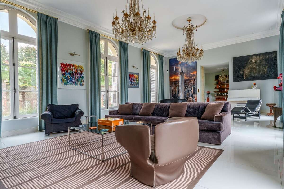 650 m² à Rouziers-De-Touraine  - photo 4