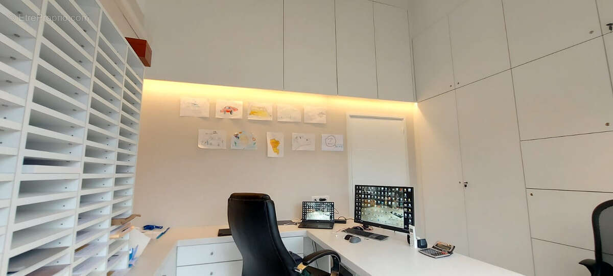 Maison à MEOUNES-LES-MONTRIEUX