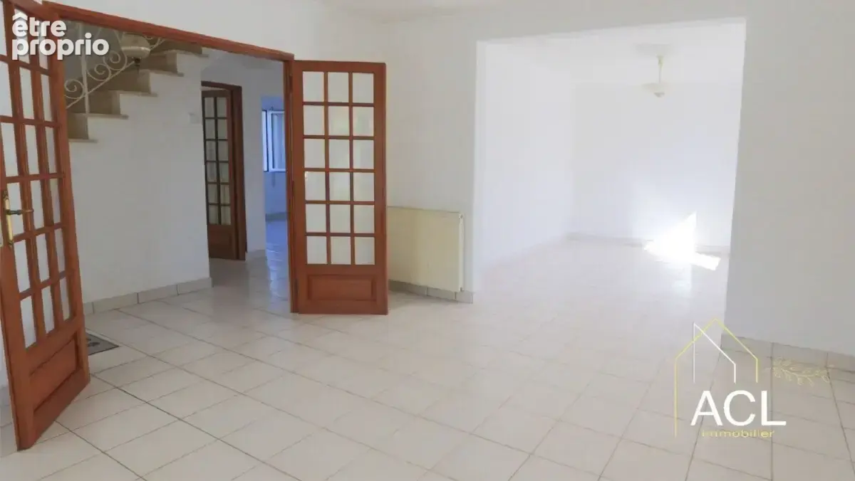 Maison rénovée de 4 chambres avec commerces à pieds - photo 6