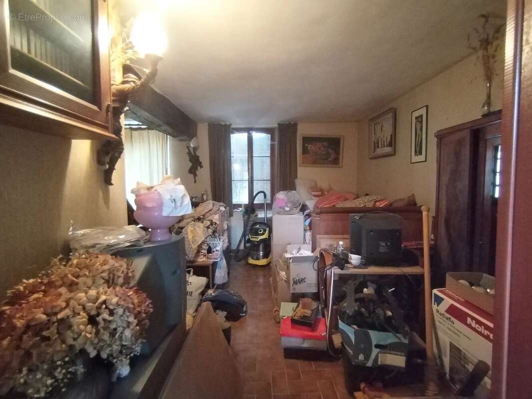 Corps de ferme à rénover – trois habitations – terrain de 6 836 m² - photo 13