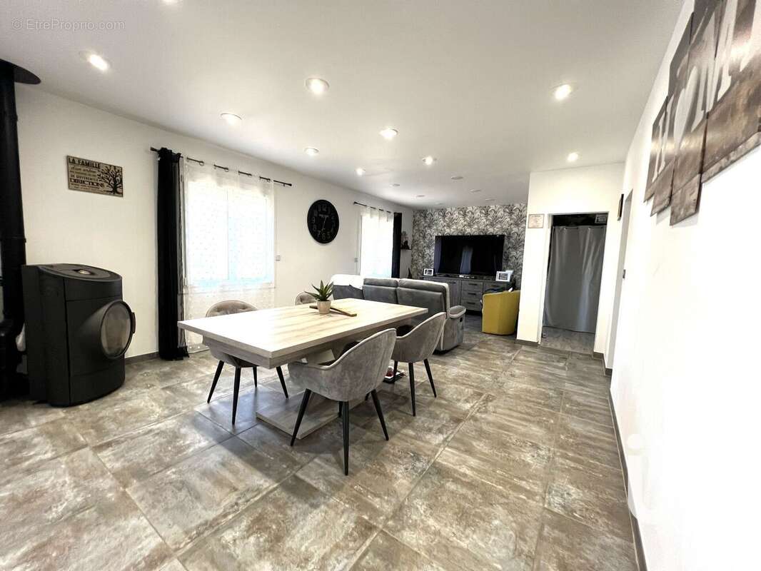 Photo 2 - Maison à COUTRAS