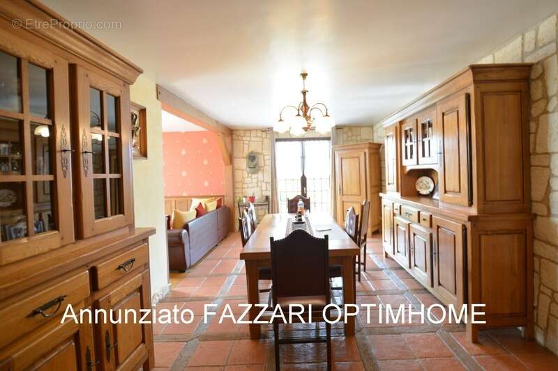 À vendre en exclusivité à Stenay, vaste maison familiale de plain-pied – 175 m² habitables – 5 chambres – terrain 1 528 m² - photo 19