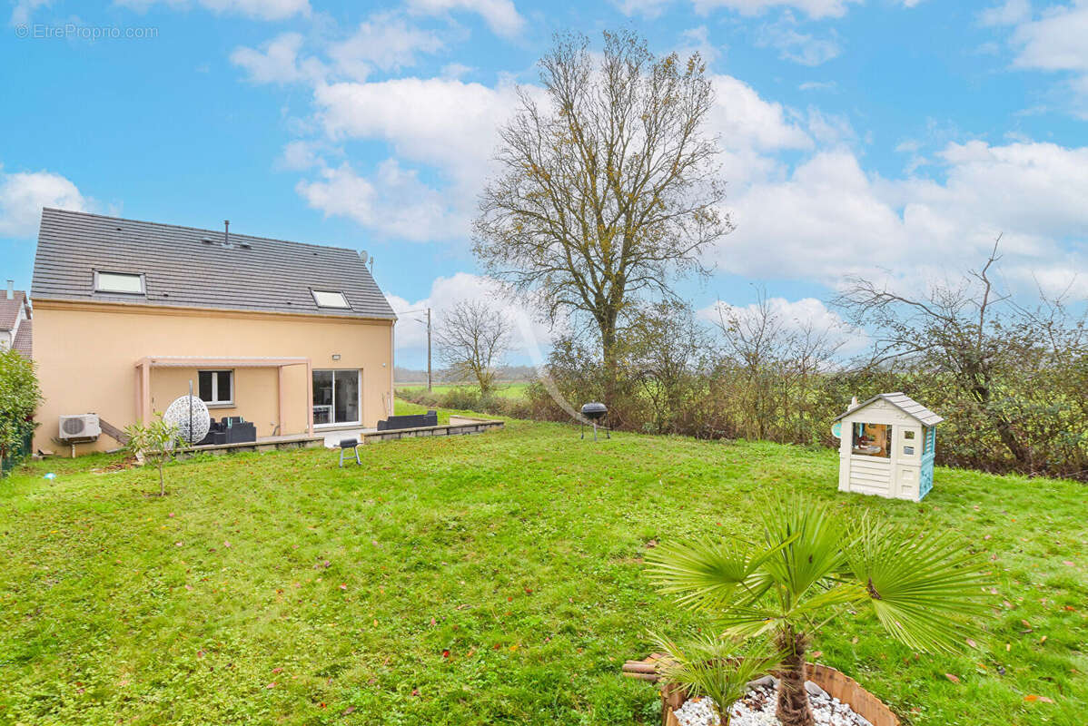 Maison à EVRY-GREGY-SUR-YERRE