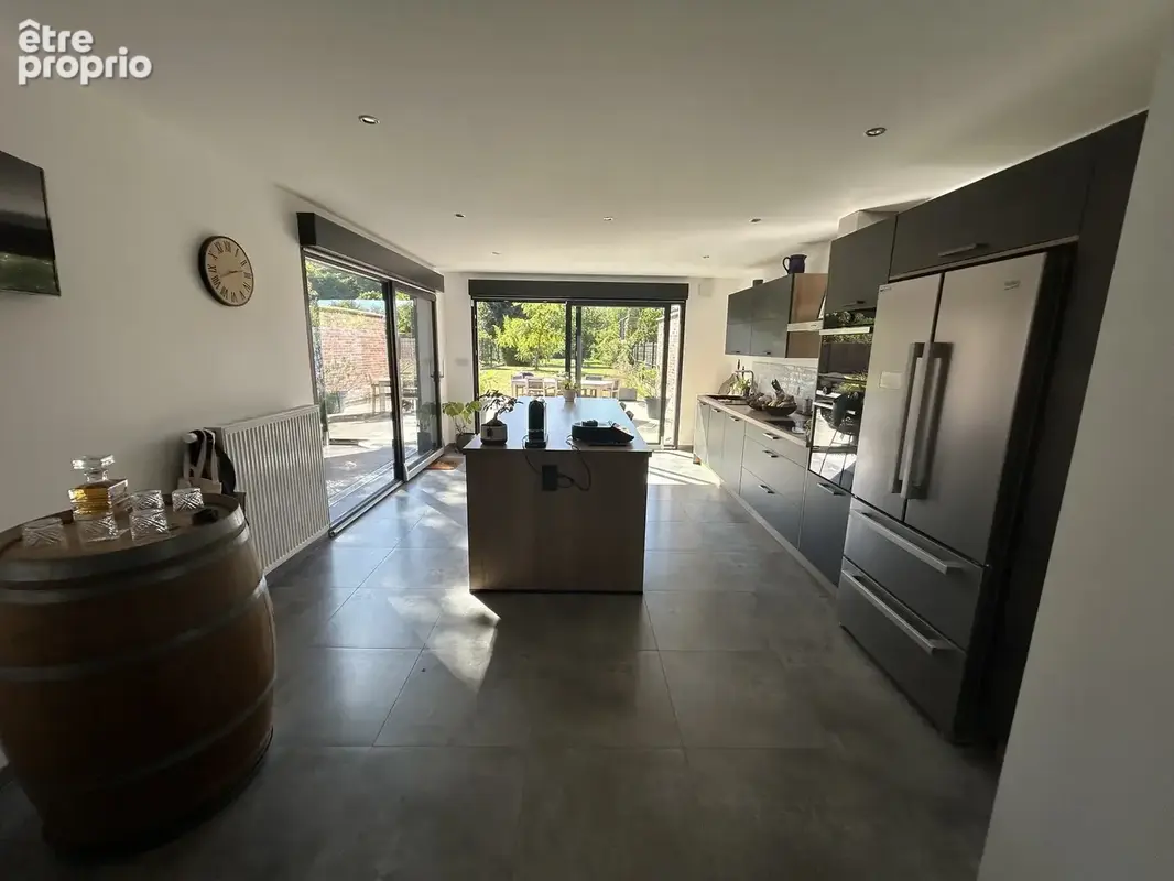 Maison 1930 semi individuelle entièrement rénovée avec gout !! - photo 8