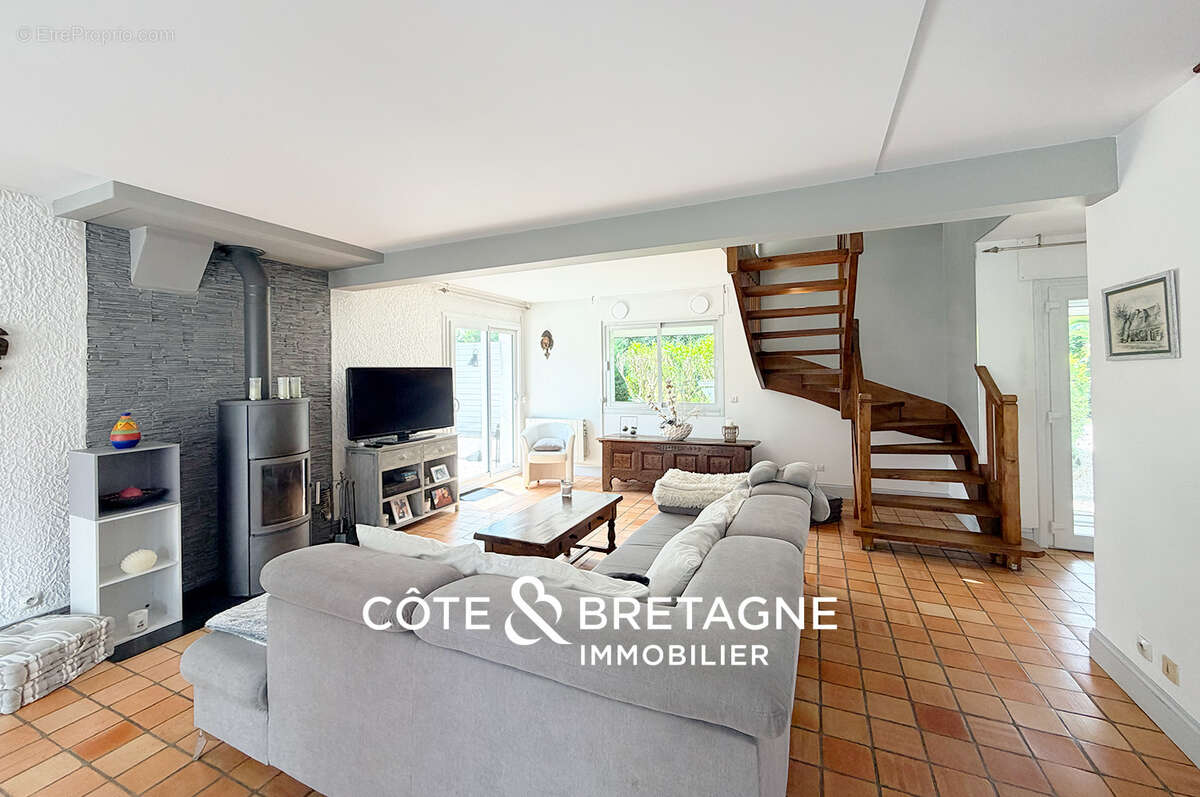 Plerin, saint laurent de la mer, maison familiale avec jardin paysager et garage  réf : 202620 - photo 3