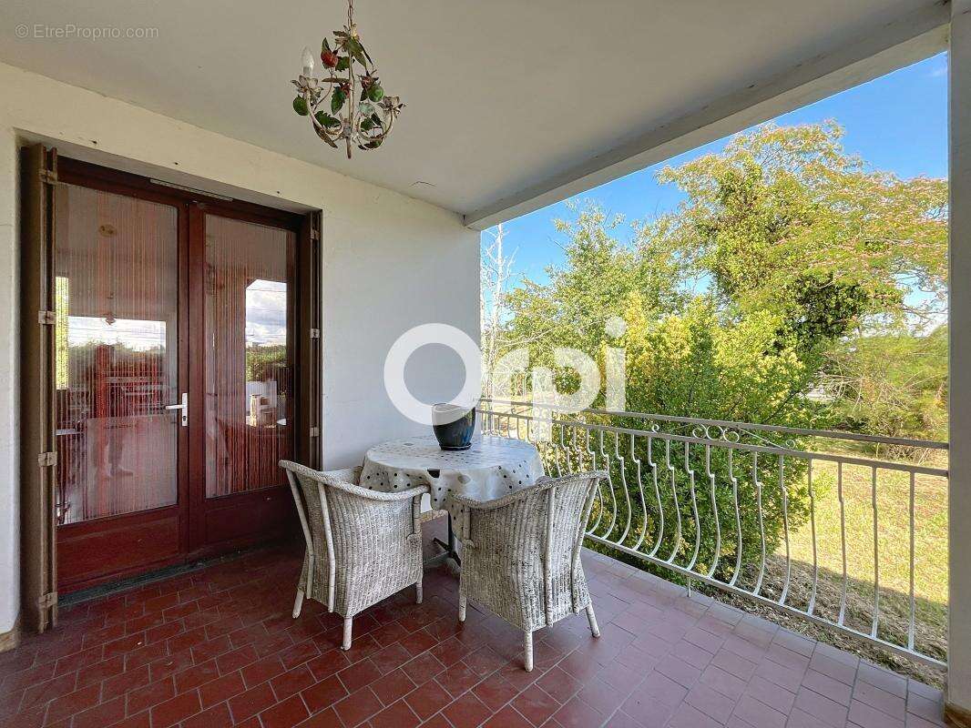 Maison à GAGNAC-SUR-CERE