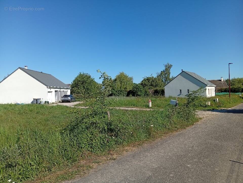 Terrain à MISEREY