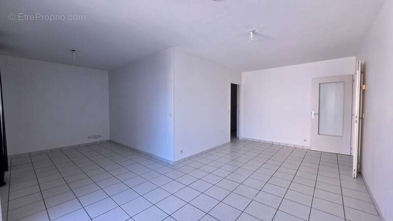 Appartement à vendre 3 pièces CLUSES (74) - photo 4