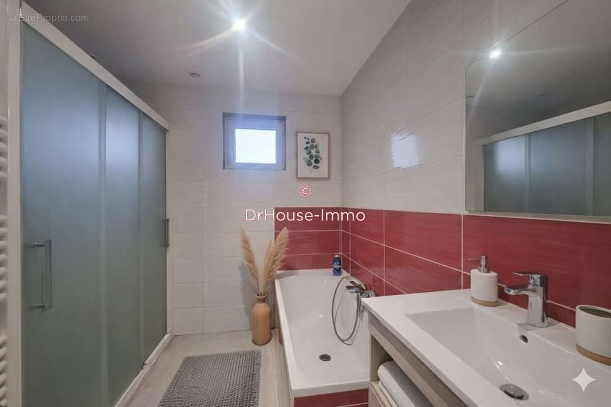 Maison à LUC-LA-PRIMAUBE