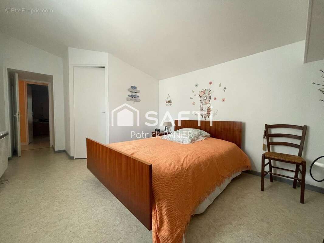 Maison 260 m² à Dampierre-Sur-Boutonne  - photo 6