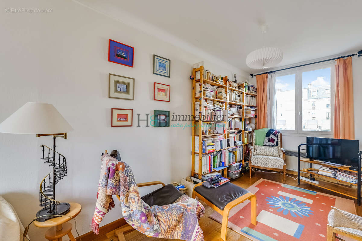 Appartement à PARIS-14E
