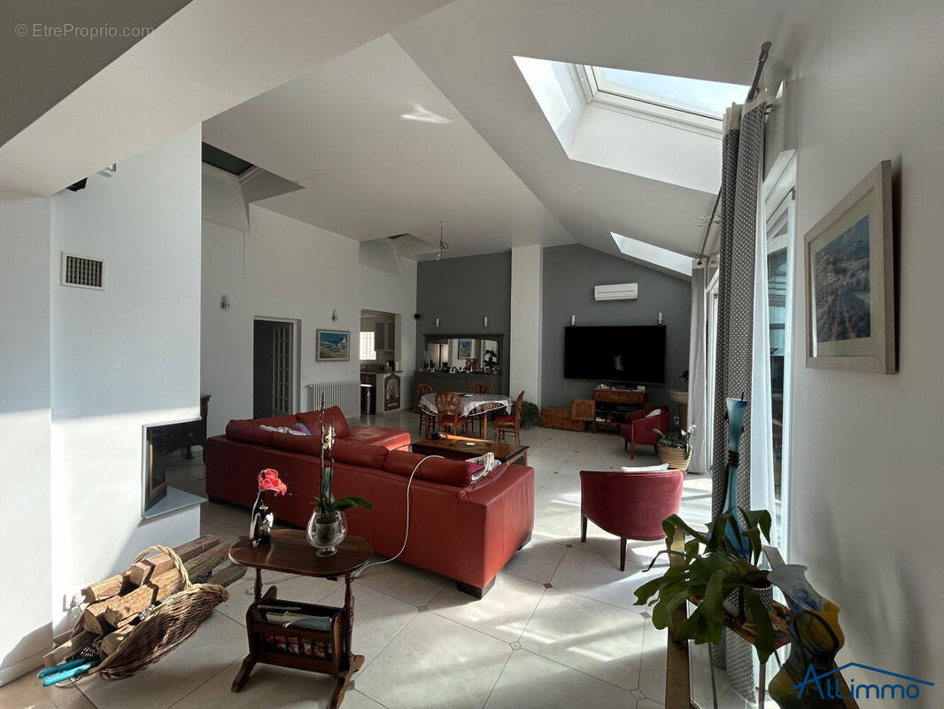 Commerce à SAINT-MAUR-DES-FOSSES