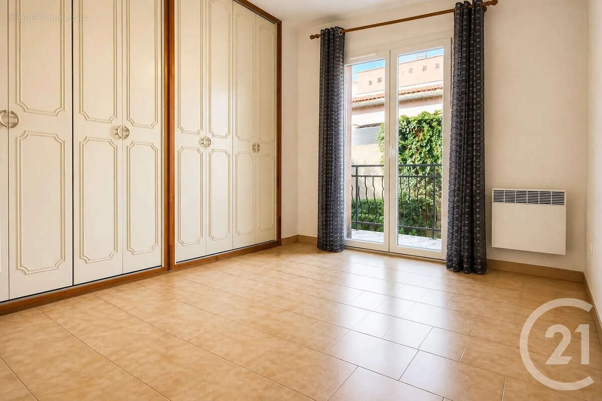 Maison à SIX-FOURS-LES-PLAGES