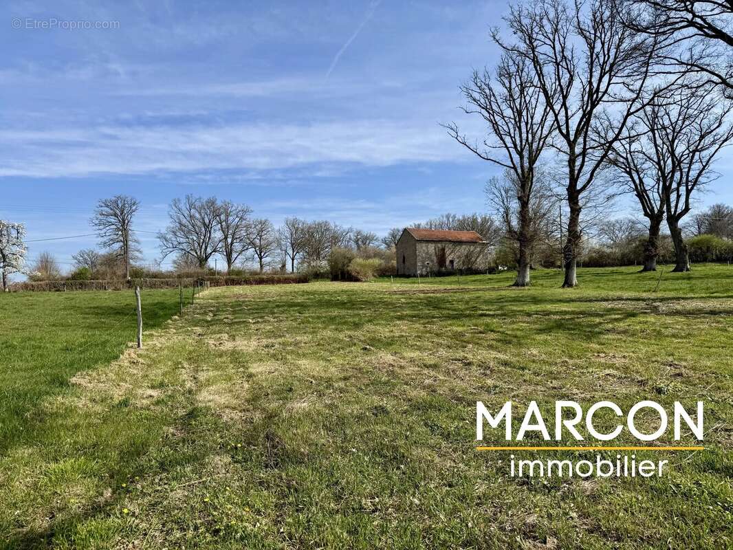 Terrain à SAINT-LAURENT