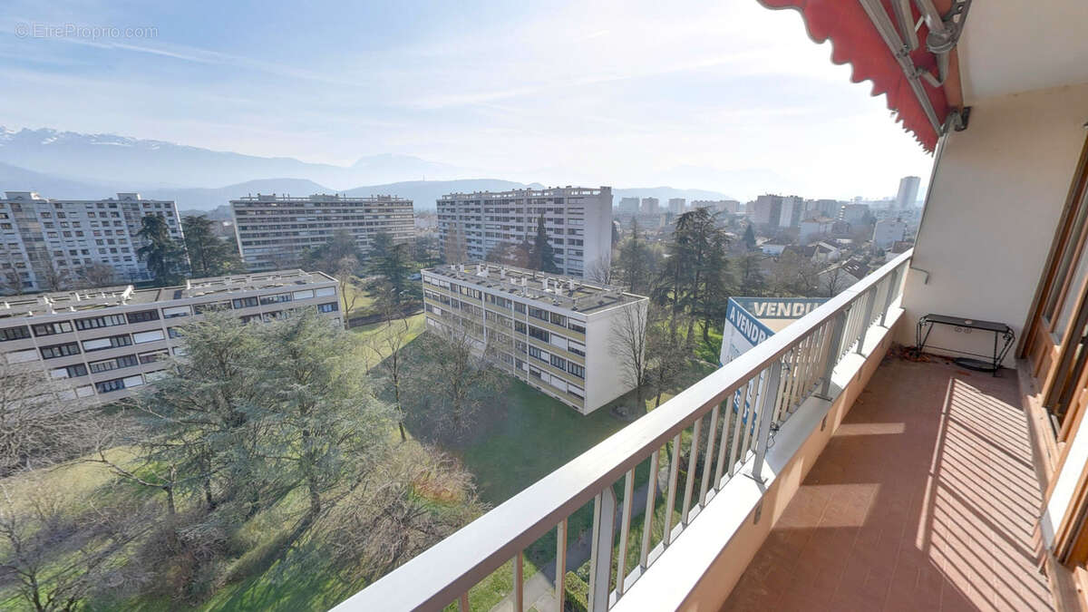 Superbe 5 pieces + cuisine en dernier etage avec 3 chambres dans copro ravalée echirolles domaine jean jaures - photo 9