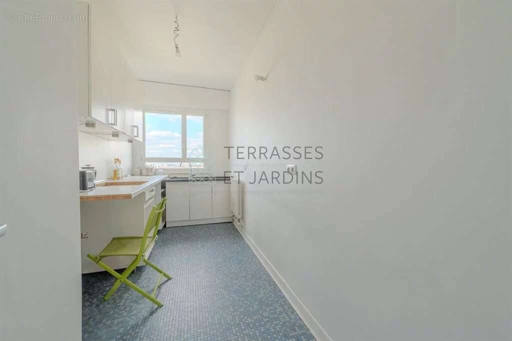 Appartement à PARIS-19E