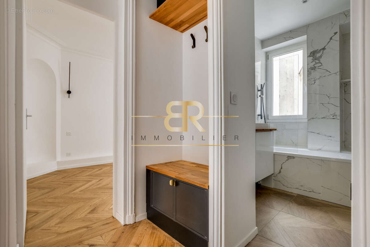 Appartement à PARIS-17E