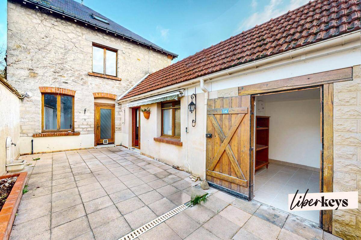 Maison à NEUFCHATEL-SUR-AISNE